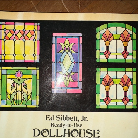 Dollhouse Stained Glass Window book 🌟 - Picture 7 of 9